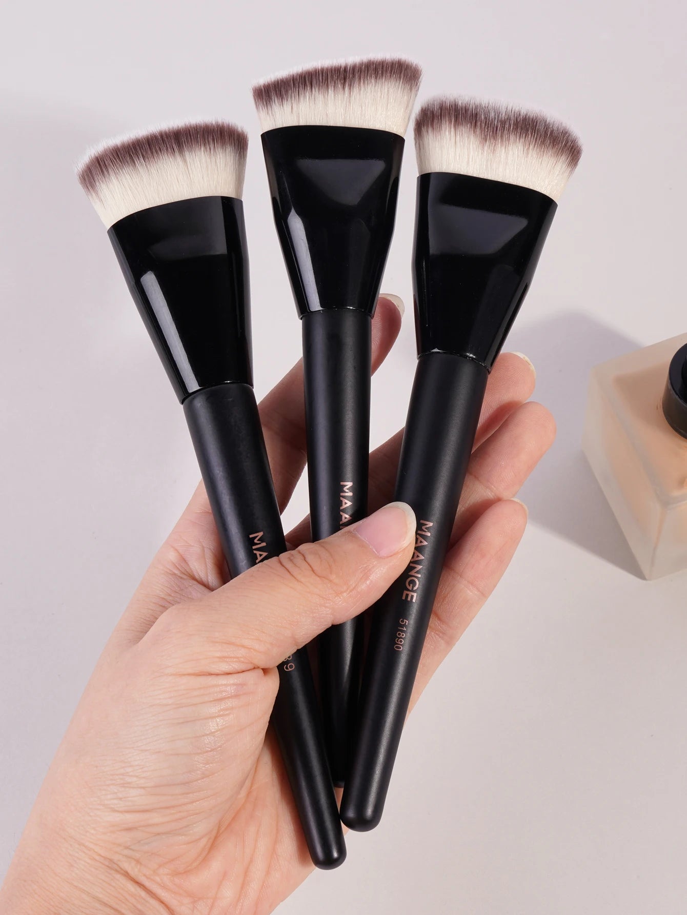 MAANGE Premium Quality 3-Piece Makeup Brush Set – Angle, Round, Flat Head Foundation Brushes with Soft Bristles & Storage Box